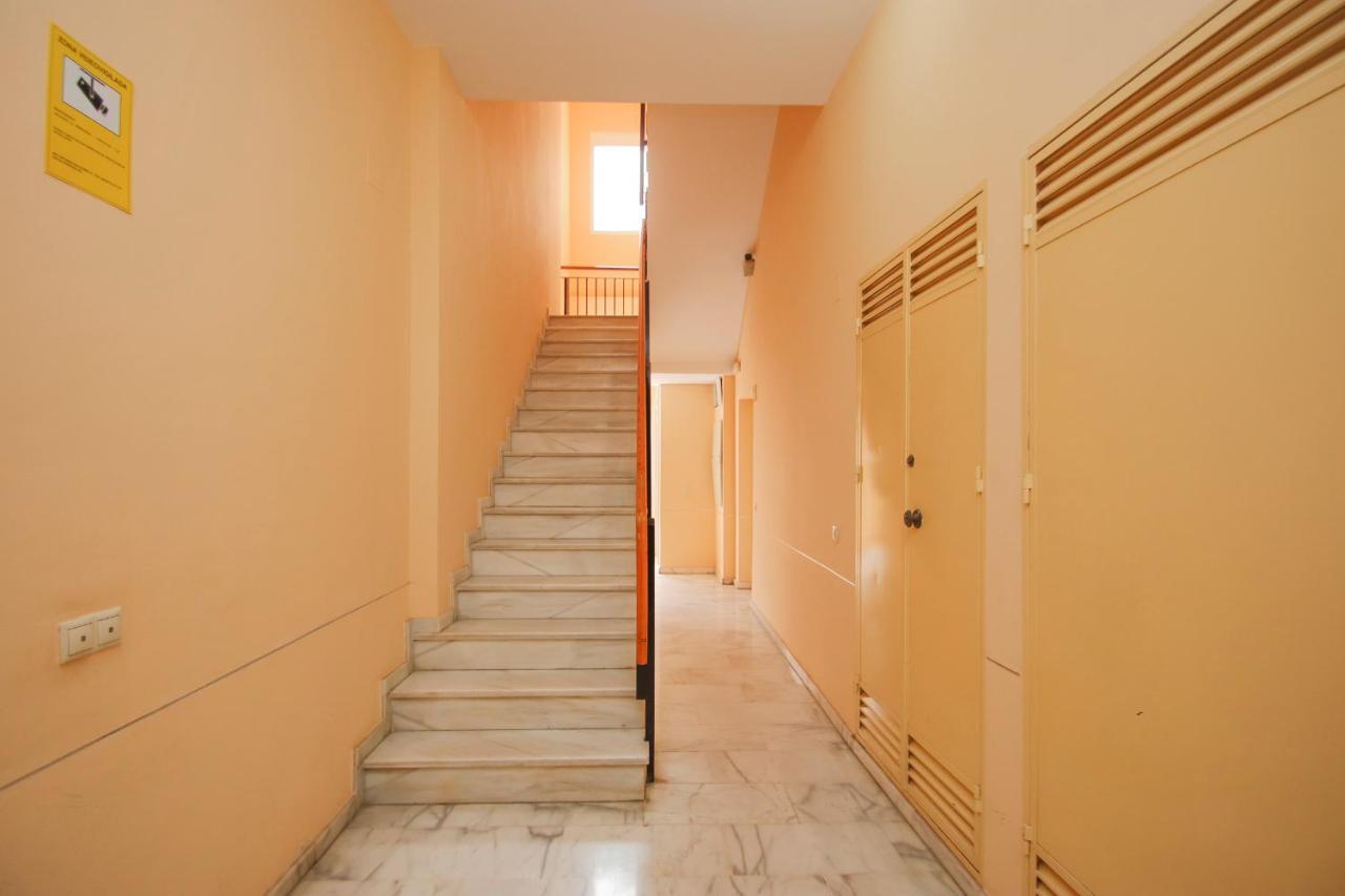 Modern Apt - Luxe Queen Bed - Walk To Isla Magica Sevilla Exterior foto
